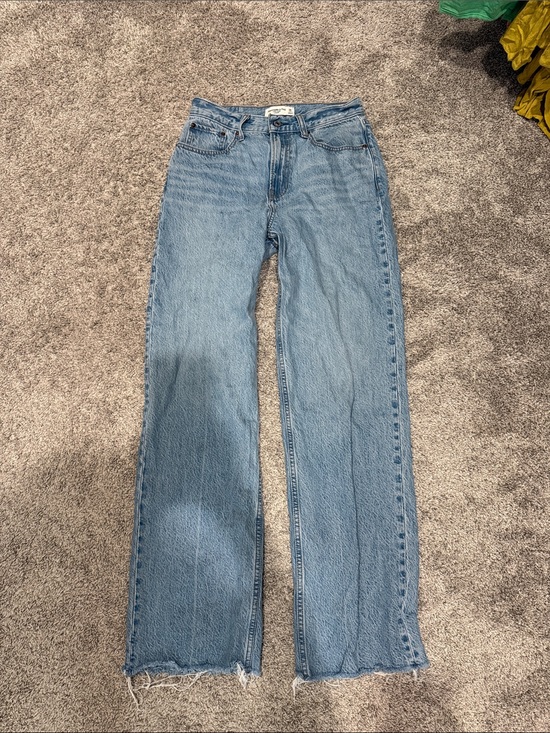 Abercrombie & Fitch Denim - Abercrombie High Rise Loose Straight-Leg Jeans